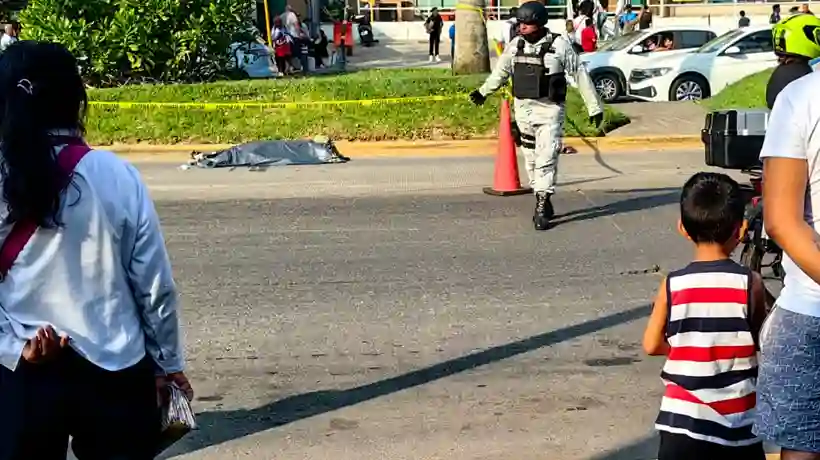 Muere mujer atropellada por motociclista en la Costera de Acapulco - anews