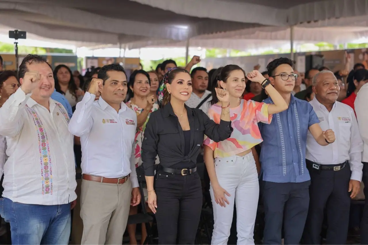 Oferta Evelyn Salgado más de mil vacantes en la Feria Nacional del ...