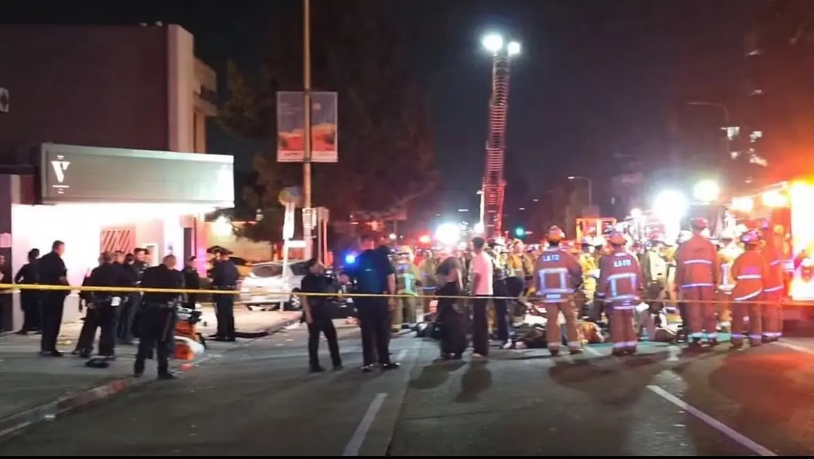 Vehículo embiste a multitud en Los Ángeles; hay 28 heridos - anews
